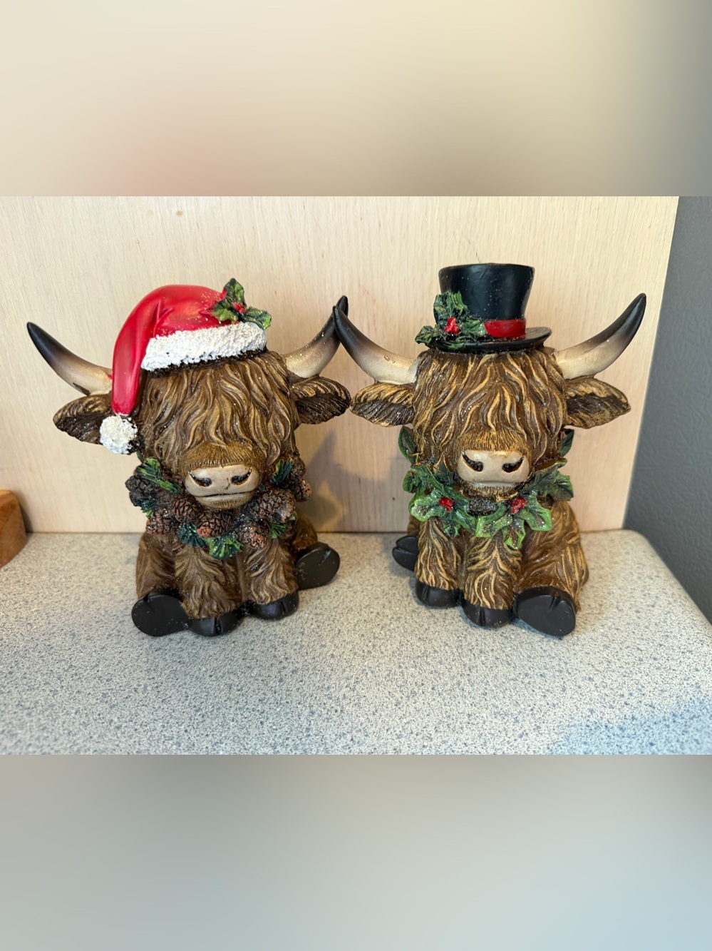 2 New Hobby Lobby Christmas 2026 Highland Cow 6" Set Santa & Top Hat Holly Berry